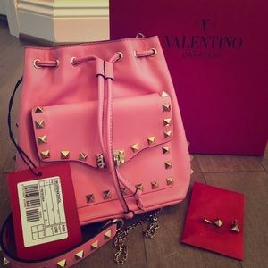 💖NWT VALENTINO rockstud drawstring crossbody💖